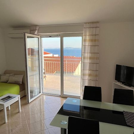 Apartmani Emil โตรกีร์ ภายนอก รูปภาพ