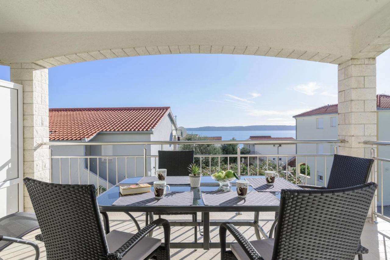 Apartmani Emil โตรกีร์ ภายนอก รูปภาพ