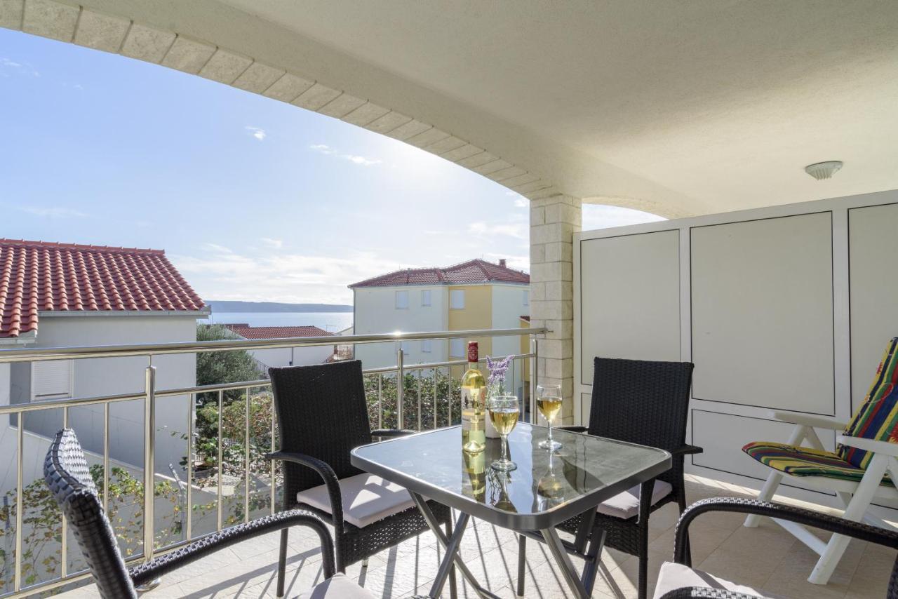 Apartmani Emil โตรกีร์ ภายนอก รูปภาพ