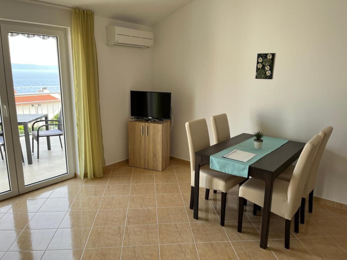 Apartmani Emil โตรกีร์ ภายนอก รูปภาพ